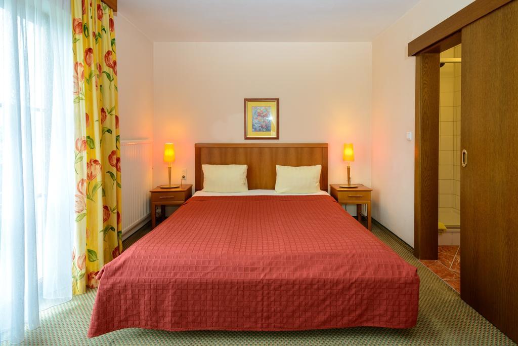 Hotel-Pension Schwaighofen Eugendorf Quarto foto